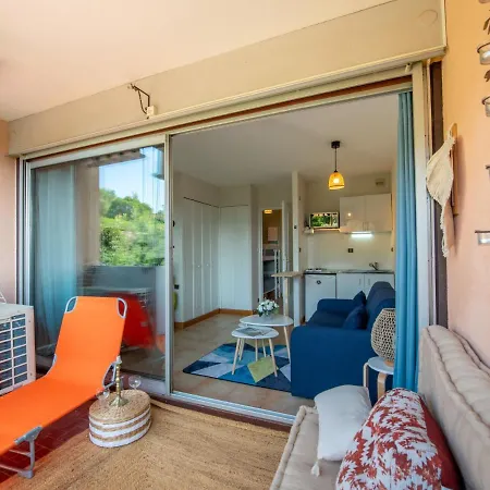 De By Interhome Apartment